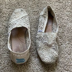 🎈 DONATED 🎈 lace toms